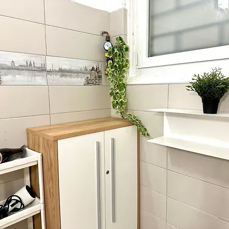 Palace - Palace District - Downtown